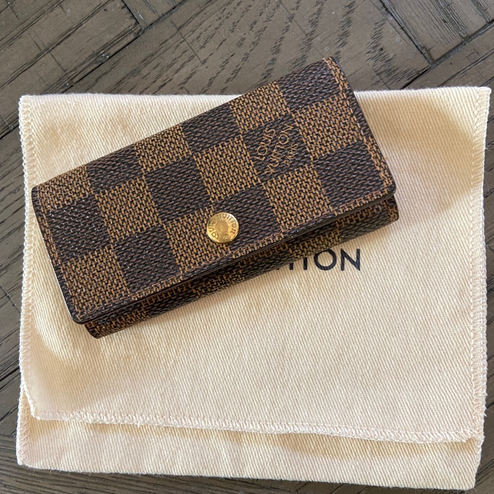 Louis Vuitton 4 key holder